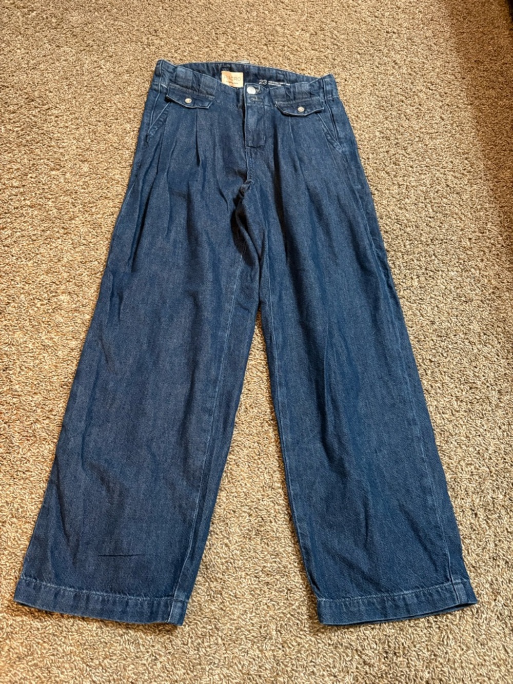 Pilcro Mid-Rise Pleated Trouser
Jeans - Picture 4 of 10